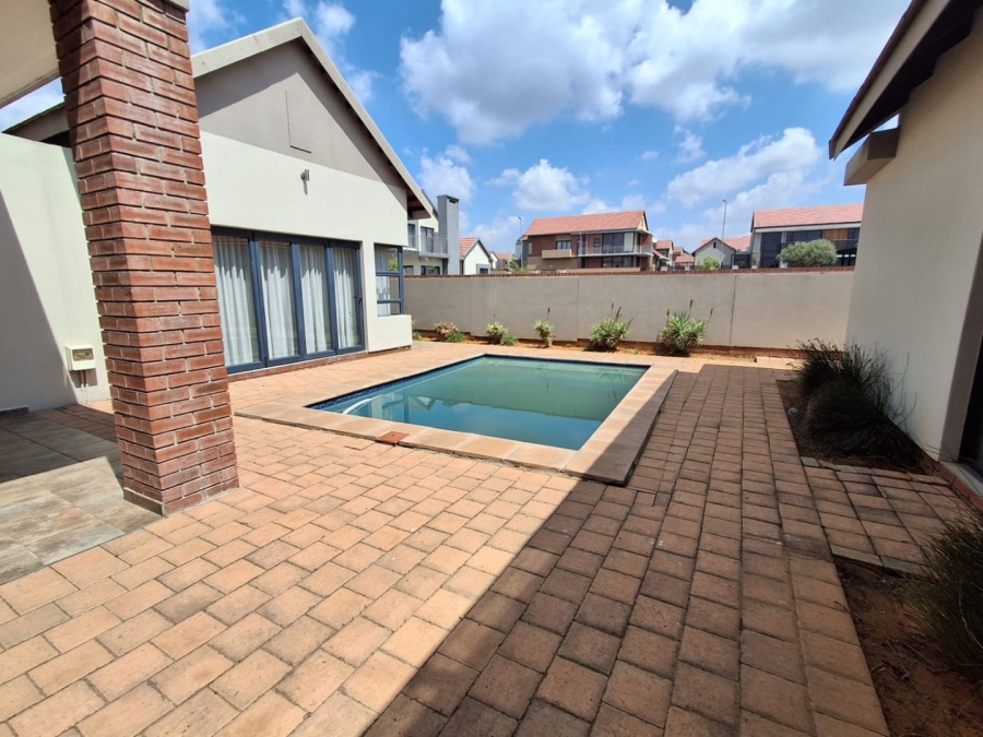 5 Bedroom Property for Sale in Wild Olive Estate Free State